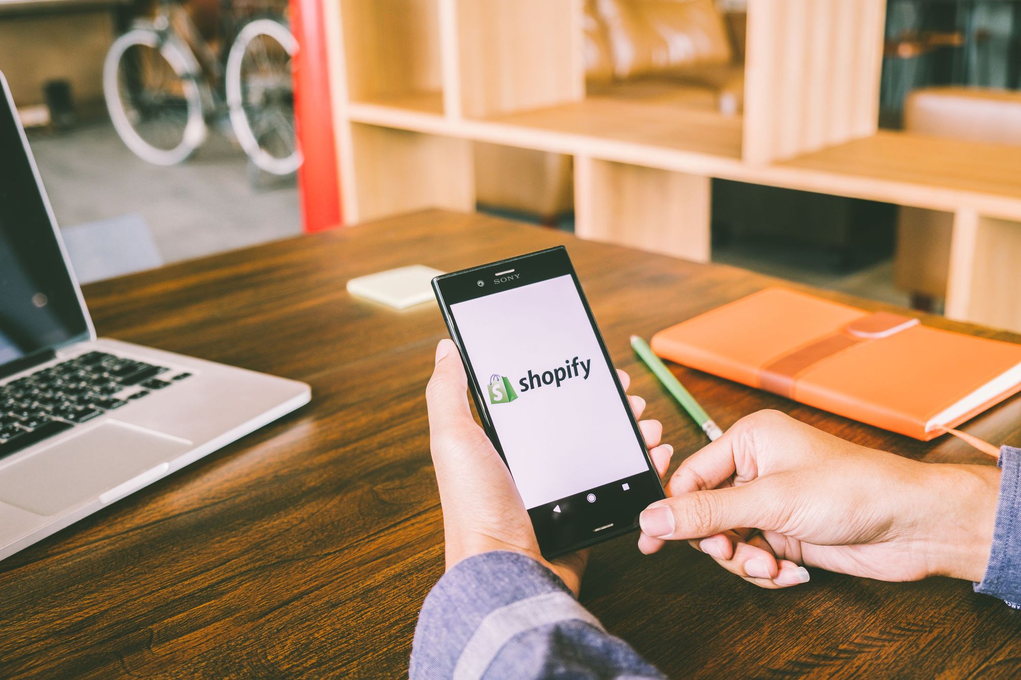 Integrasi Midtrans dan Shopify Permudah Transaksi Online